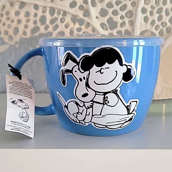 Peanuts Other - 🍲 NWT🍲 Peanuts Snoopy & Lucy Soup bowl & vented lid